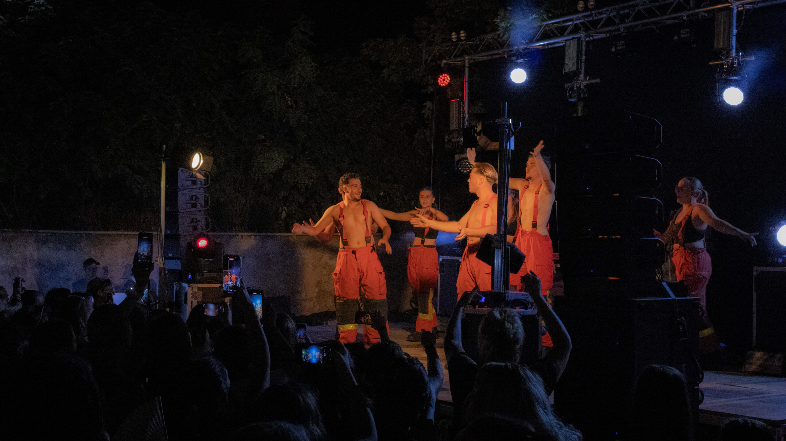 Bal des pompiers de Cadenet 2025 – photo de la soirée